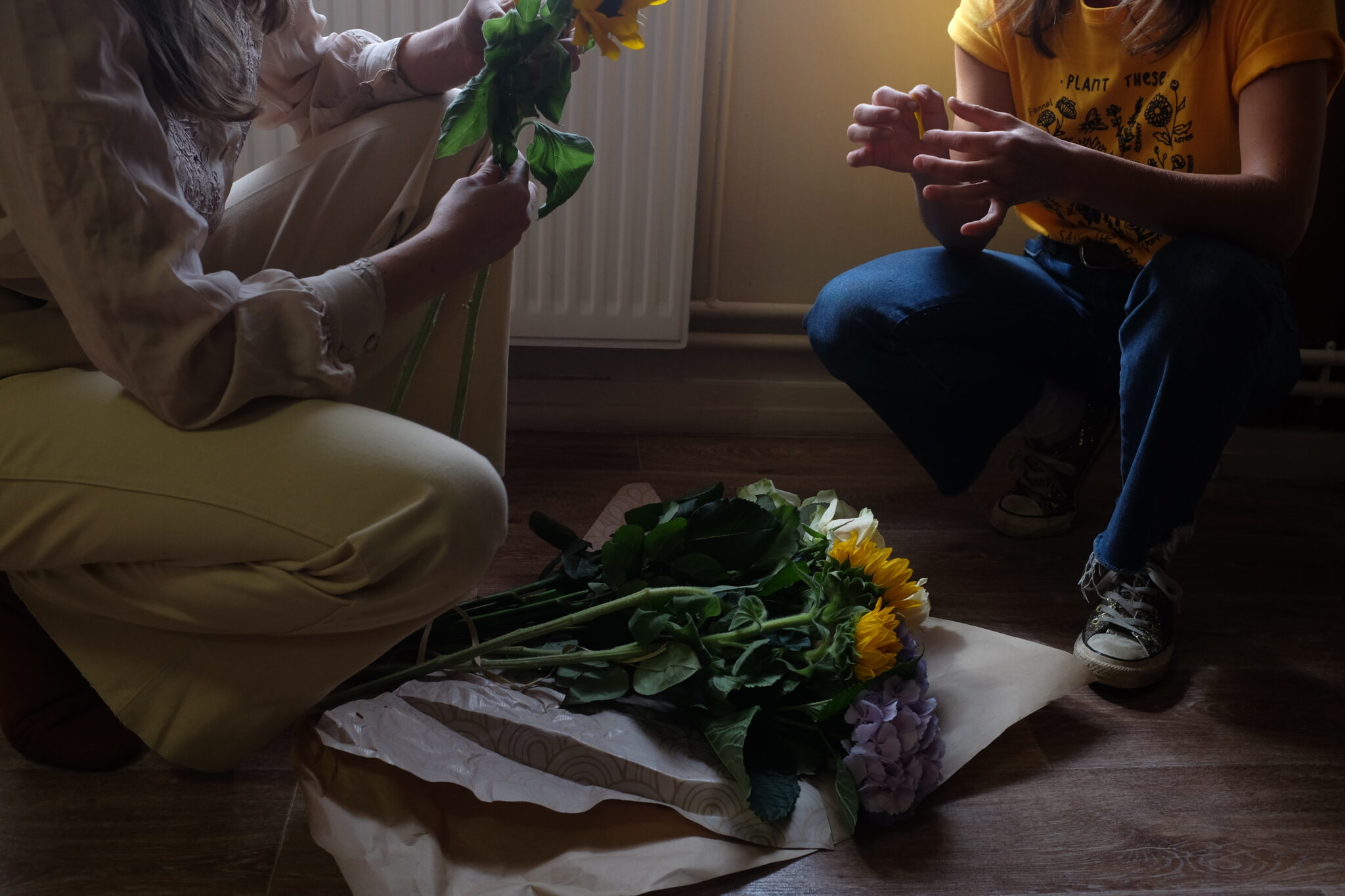 Atelier floral avec Giulia Zanvit et Dounia Janeaud, photo de Mathilde Corbet pour Maison Gutenberg